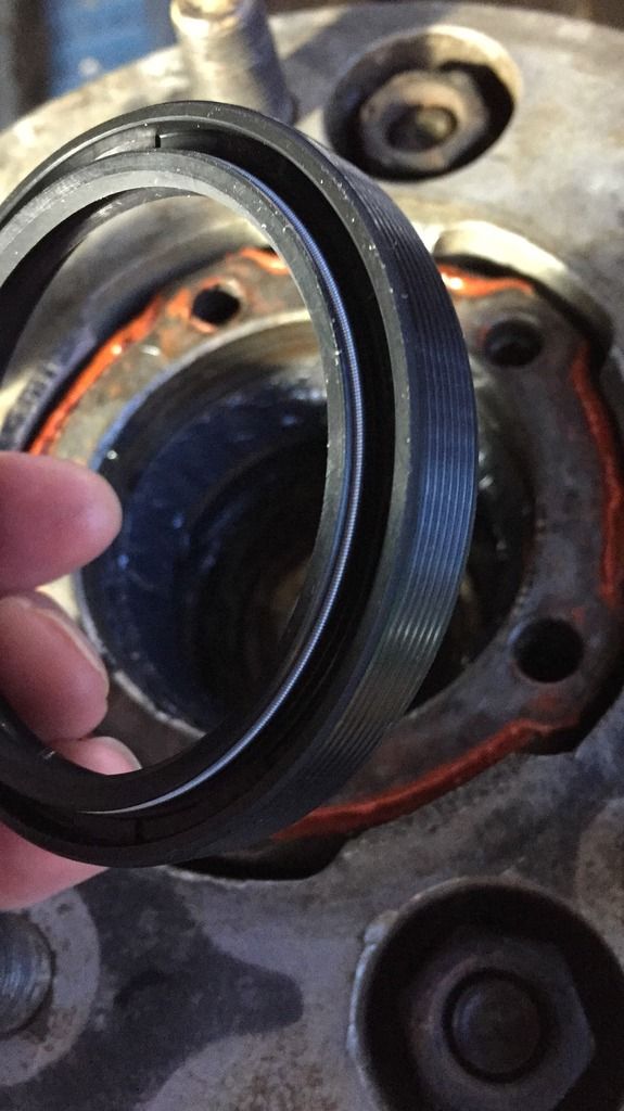 Hub oil seal, which way? Defender Forum (1983 2016) LR4x4 The